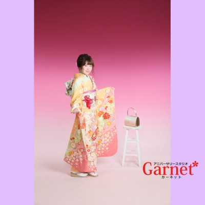【浜松市　成人式】珍しいオレンジ　裾がピンクの可愛いパステル系の振袖