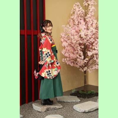 【卒業式】緑色の袴に合わせてこだわりのネイルと髪飾り【三島店】