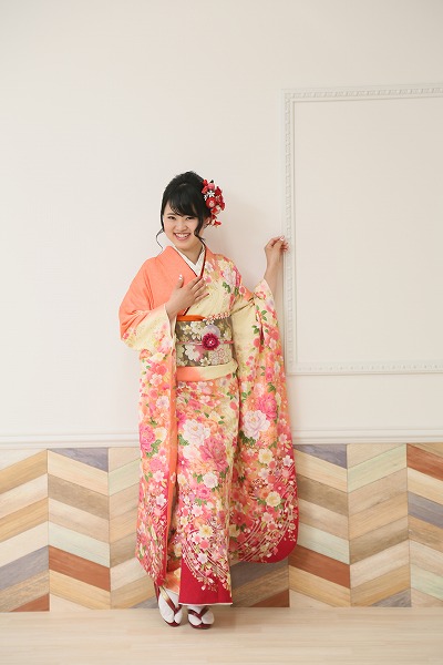 成人式 前撮り 可愛いオレンジのお振袖で前撮り ガーネット袋井店
