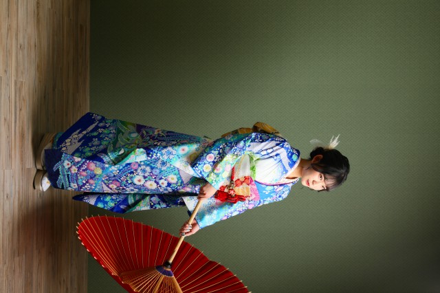 成人】青い辻が花の振袖で前撮り｜静岡インター店｜スタッフブログ 