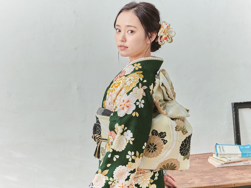 深緑色の上品な花柄の古典振袖フルセット(ガード加工) 不透明