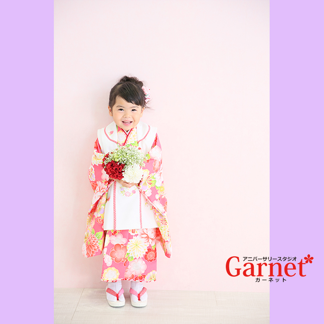 七五三 前撮り 3歳女の子 白とピンクの可愛い着物 ガーネット浜松店
