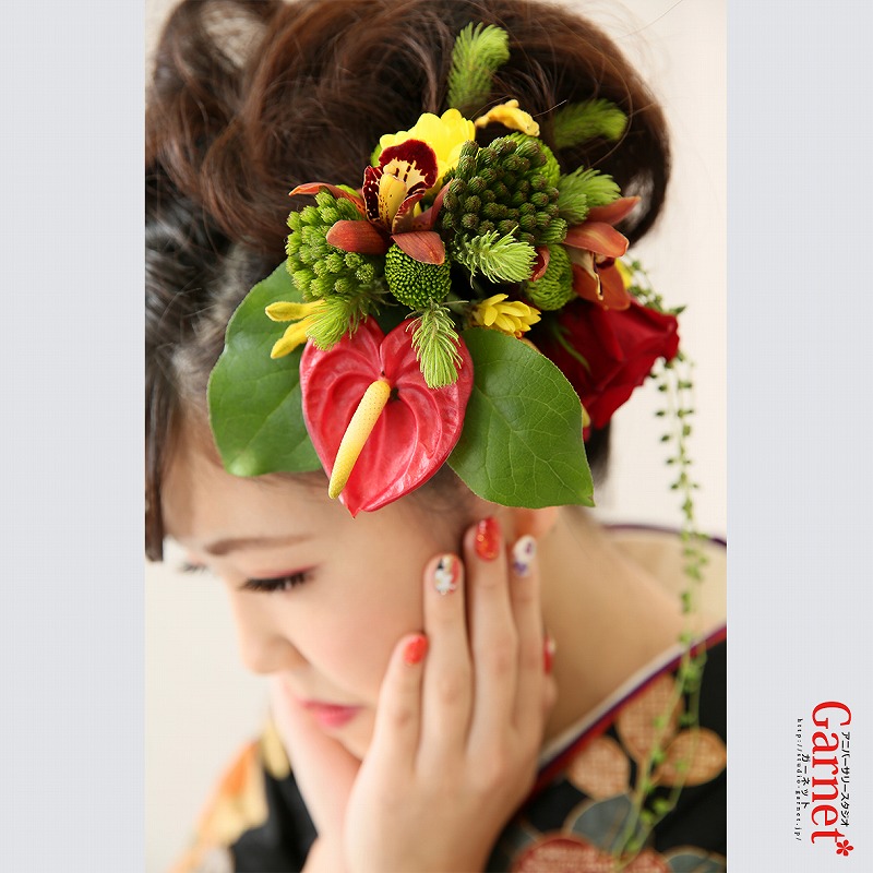 成人式 髪飾りは生花を使って撮影しました ガーネット富士店