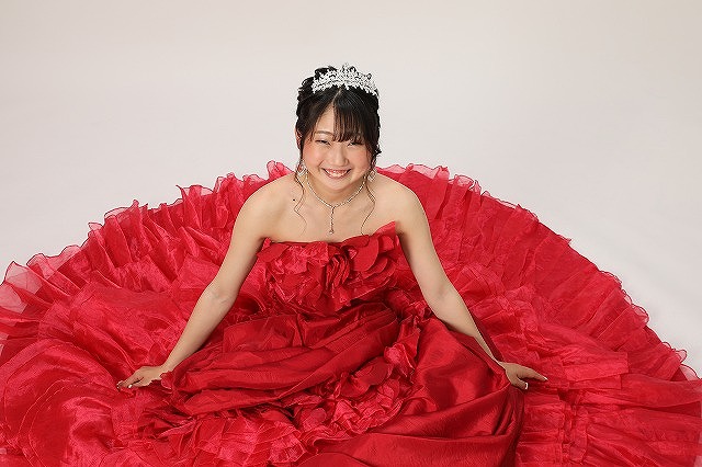 静岡 成人式の前撮りでドレスの撮影もしませんか ガーネット静岡草薙店